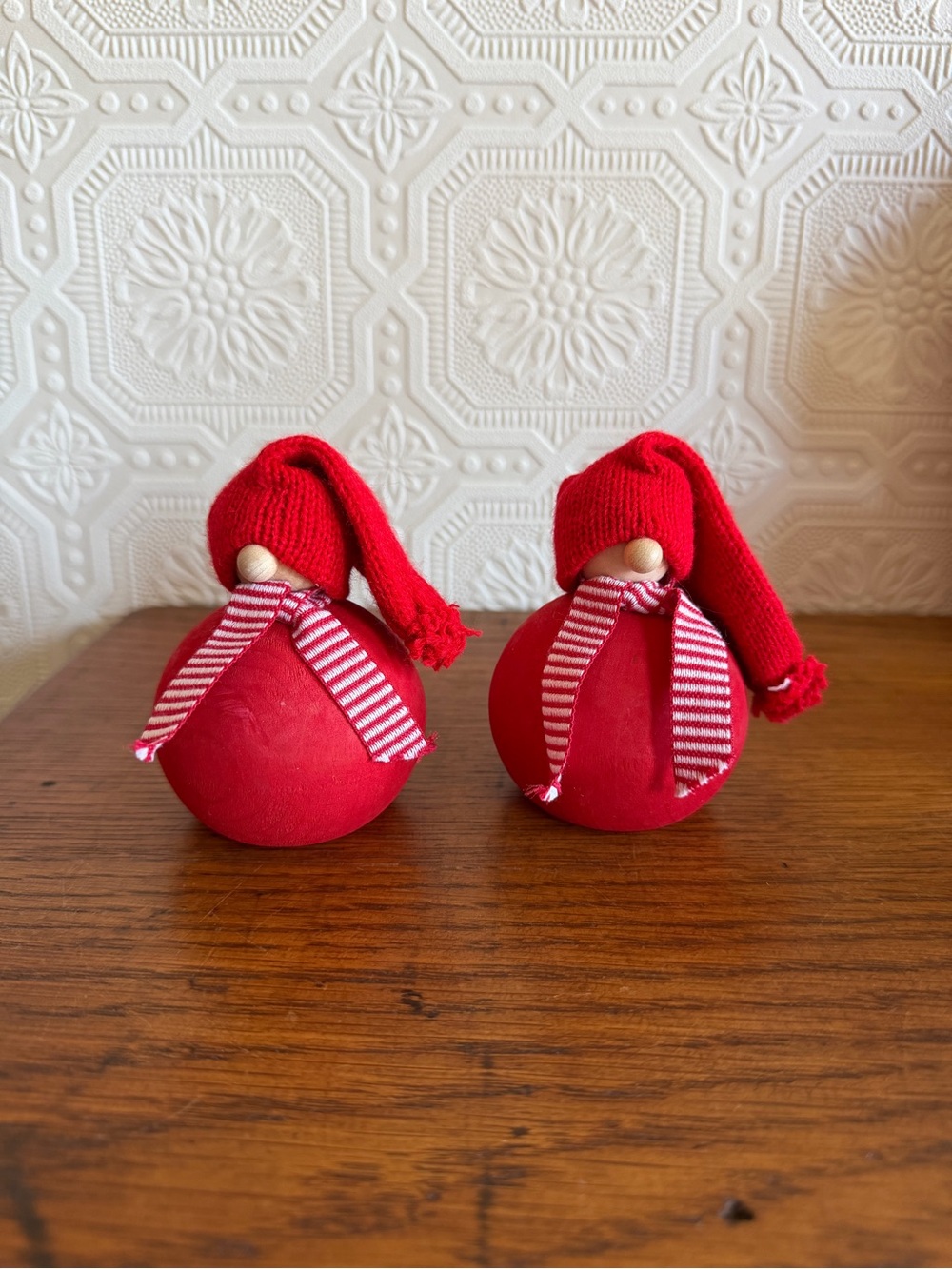 Larssons Tra Tomte Joppe Red Wood Figurine Set of 2